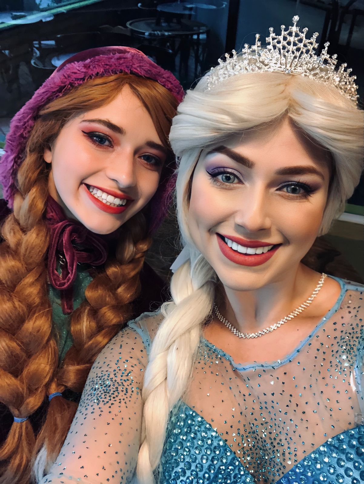 Elsa e Anna de Frozen em festa infantil em São Paulo